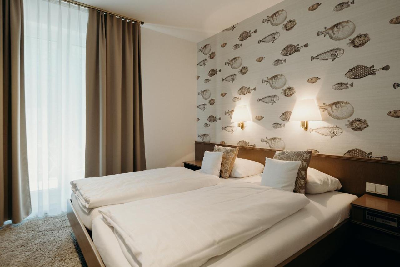 Hotel Crystal ซาร์บรึคเคน ภายนอก รูปภาพ