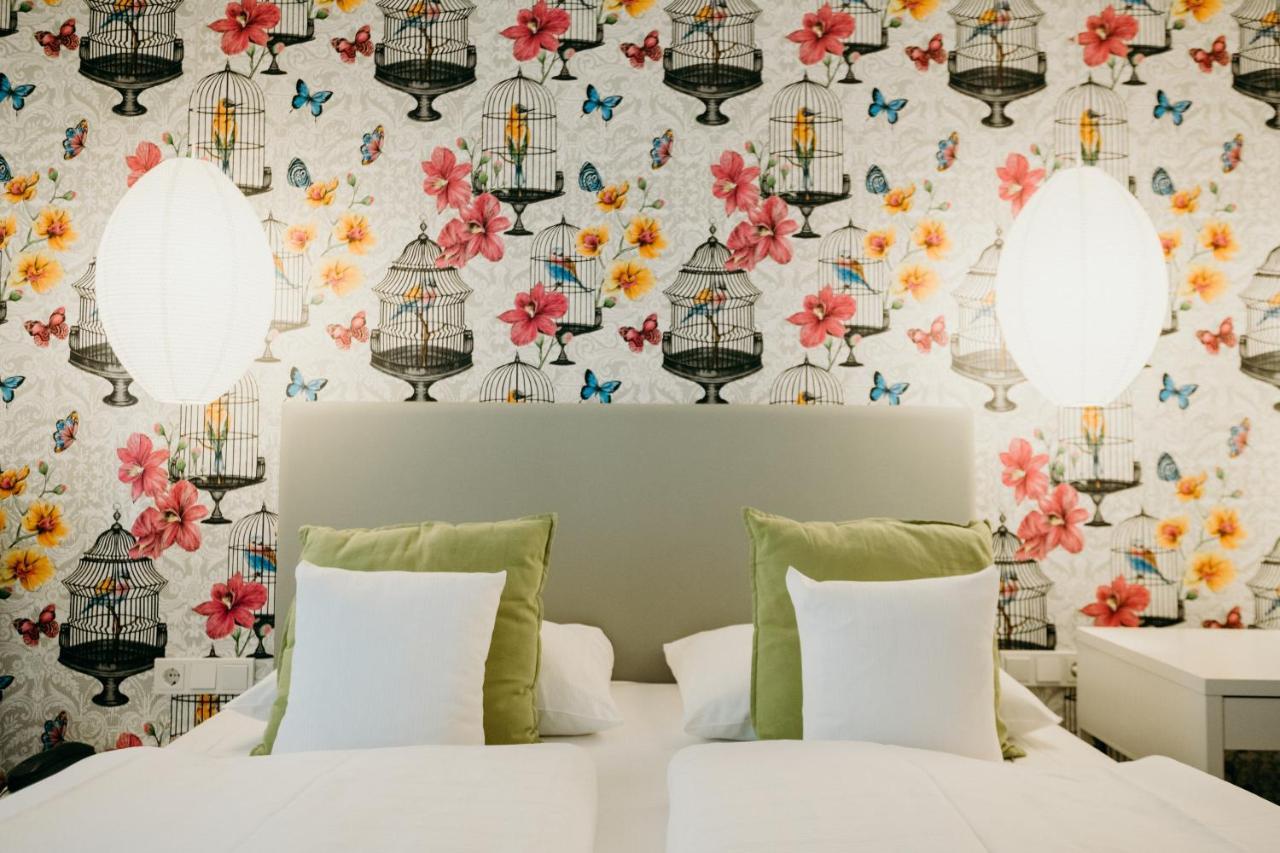 Hotel Crystal ซาร์บรึคเคน ภายนอก รูปภาพ