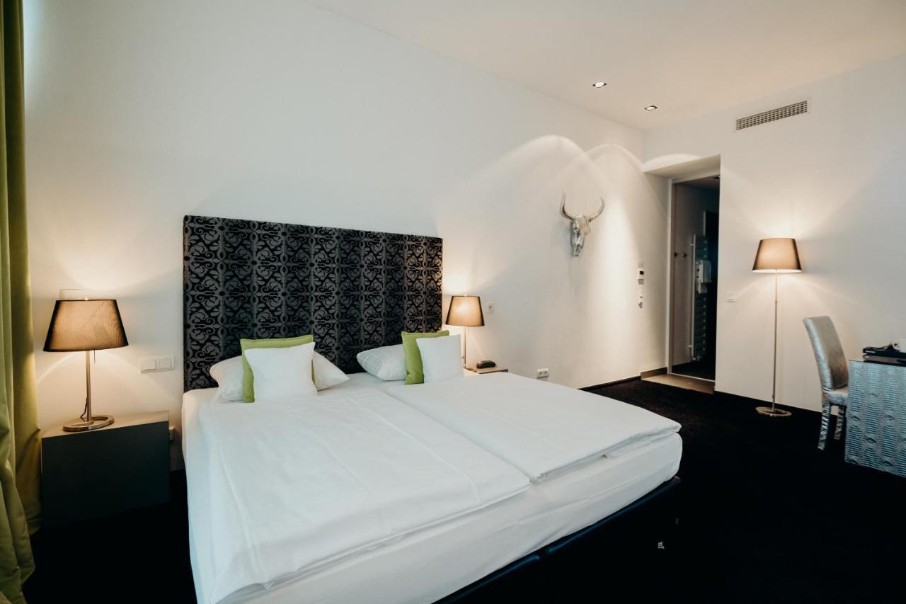 Hotel Crystal ซาร์บรึคเคน ภายนอก รูปภาพ